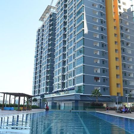 Vista Alam Roomstay Homestay Shah Alam Exterior foto