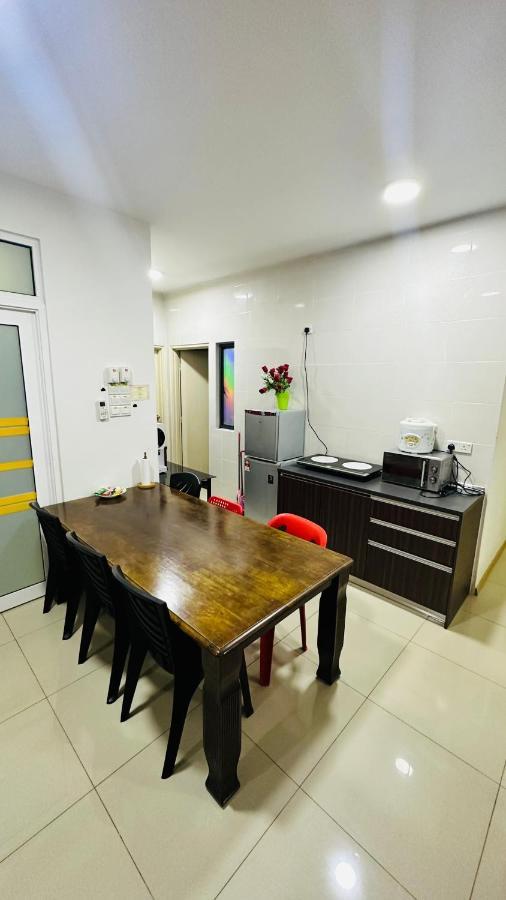 Vista Alam Roomstay Homestay Shah Alam Exterior foto