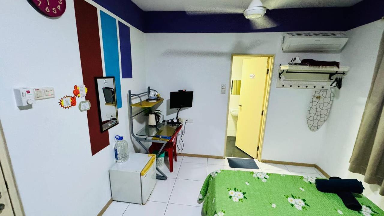 Vista Alam Roomstay Homestay Shah Alam Exterior foto
